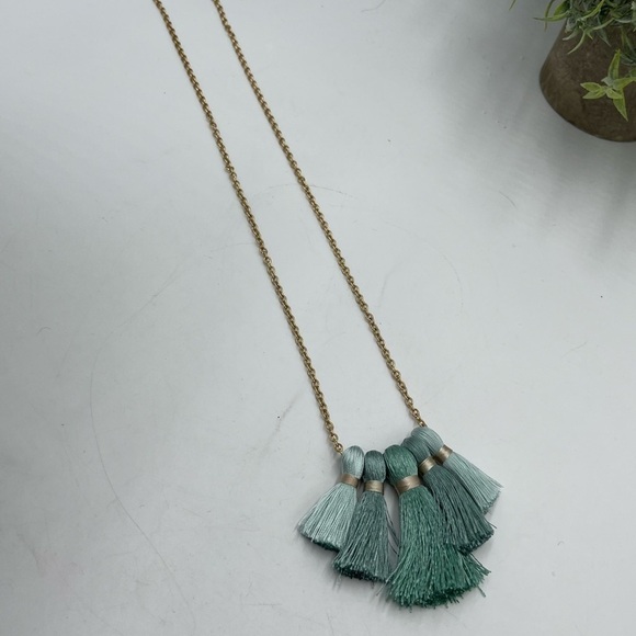 Miss Ivy Pearl Five Tassel Necklace Popsugar Blue Green Teal Gold Tone 24" NWOT - Picture 11 of 13